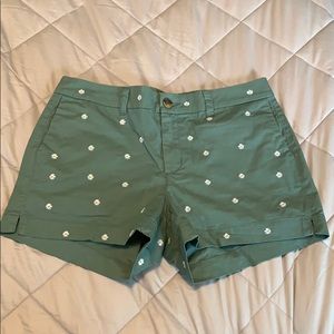 Old Navy Everyday green daisy shorts